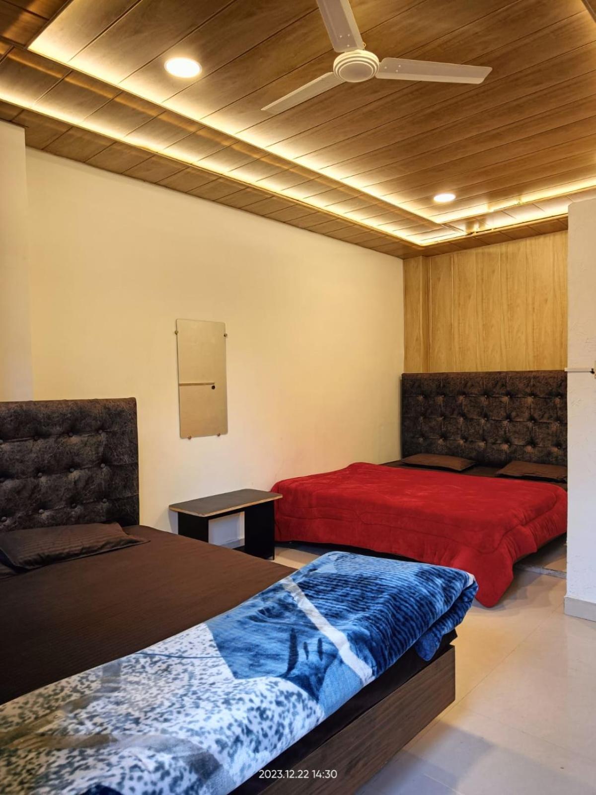 Pallav Guest House Ujjain Extérieur photo