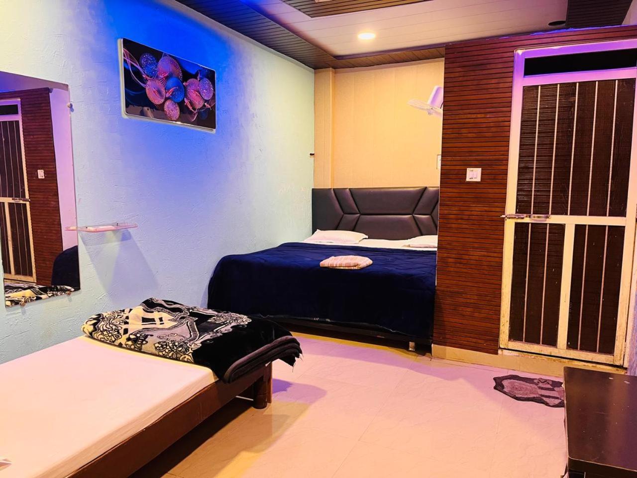 Pallav Guest House Ujjain Extérieur photo