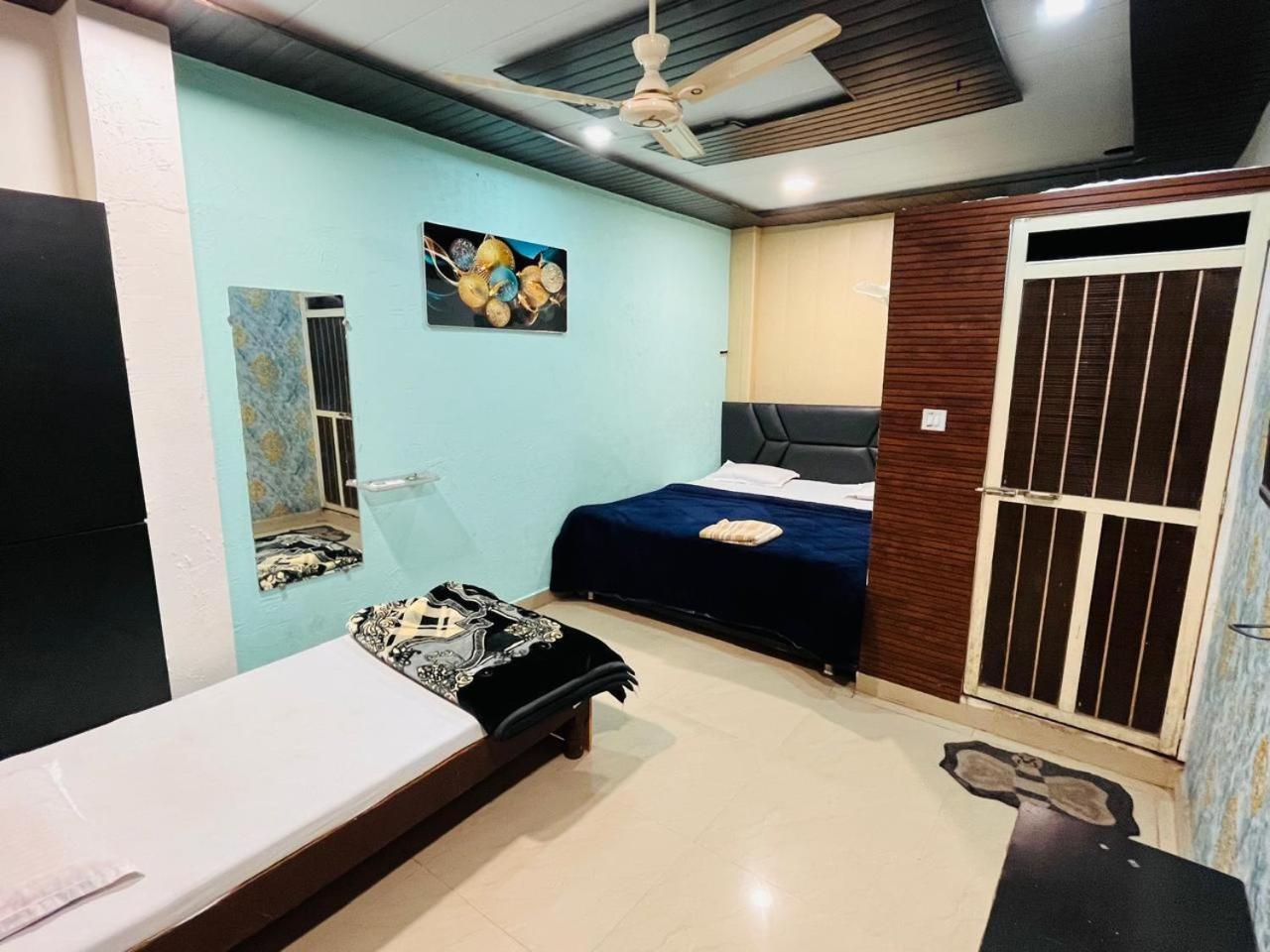 Pallav Guest House Ujjain Extérieur photo