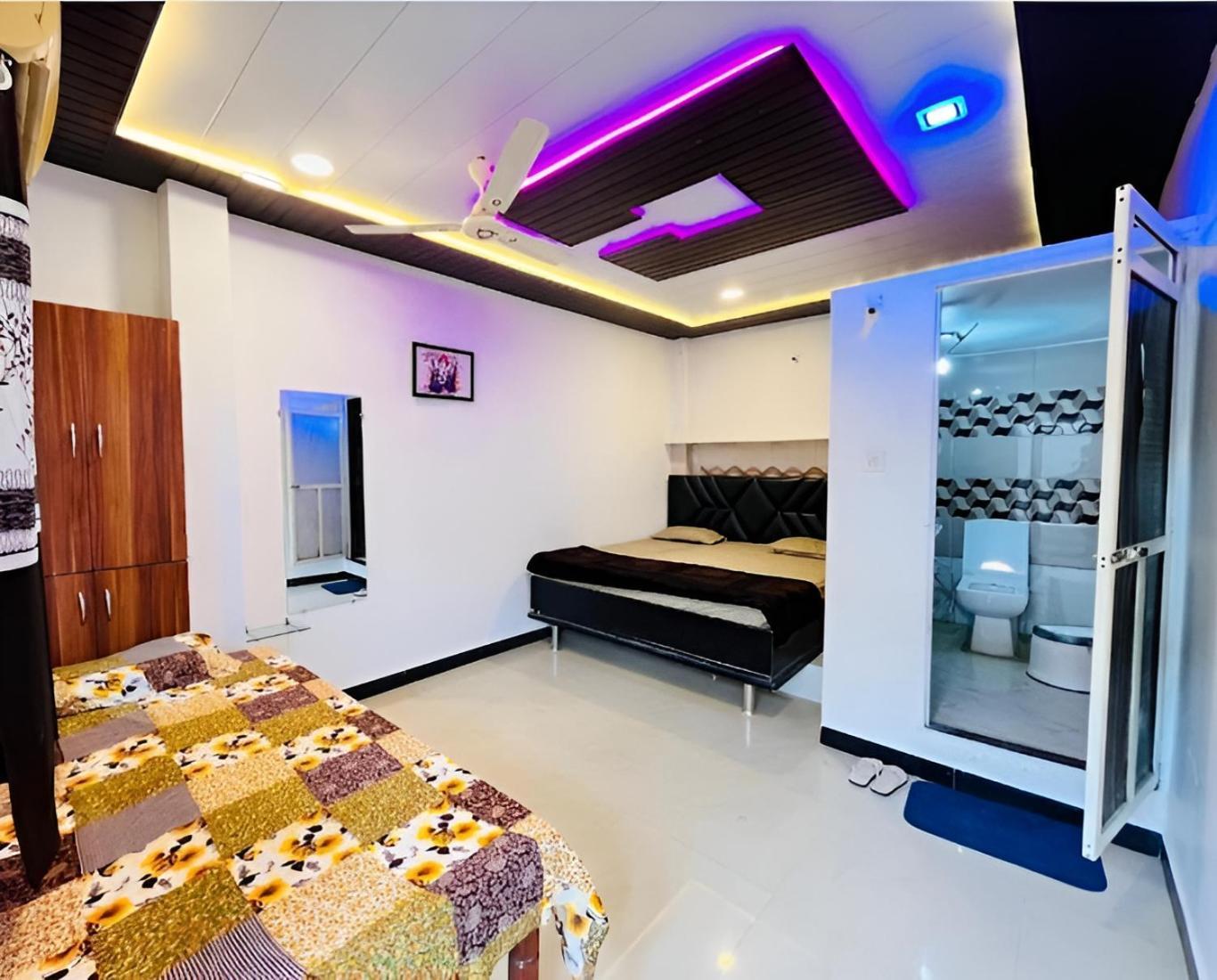 Pallav Guest House Ujjain Extérieur photo